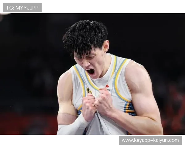曾凡博季前赛表现成焦点或成NBA留队关键展现中国球员潜力 曾凡博季前赛表现成焦点或成NBA留队关键展现中国球员潜力