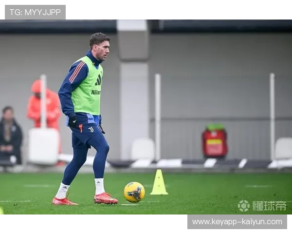 尤文跟队记者:弗拉霍维奇愿意留队 合同问题未困扰球员 尤文跟队记者:弗拉霍维奇愿意留队 合同问题未困扰球员